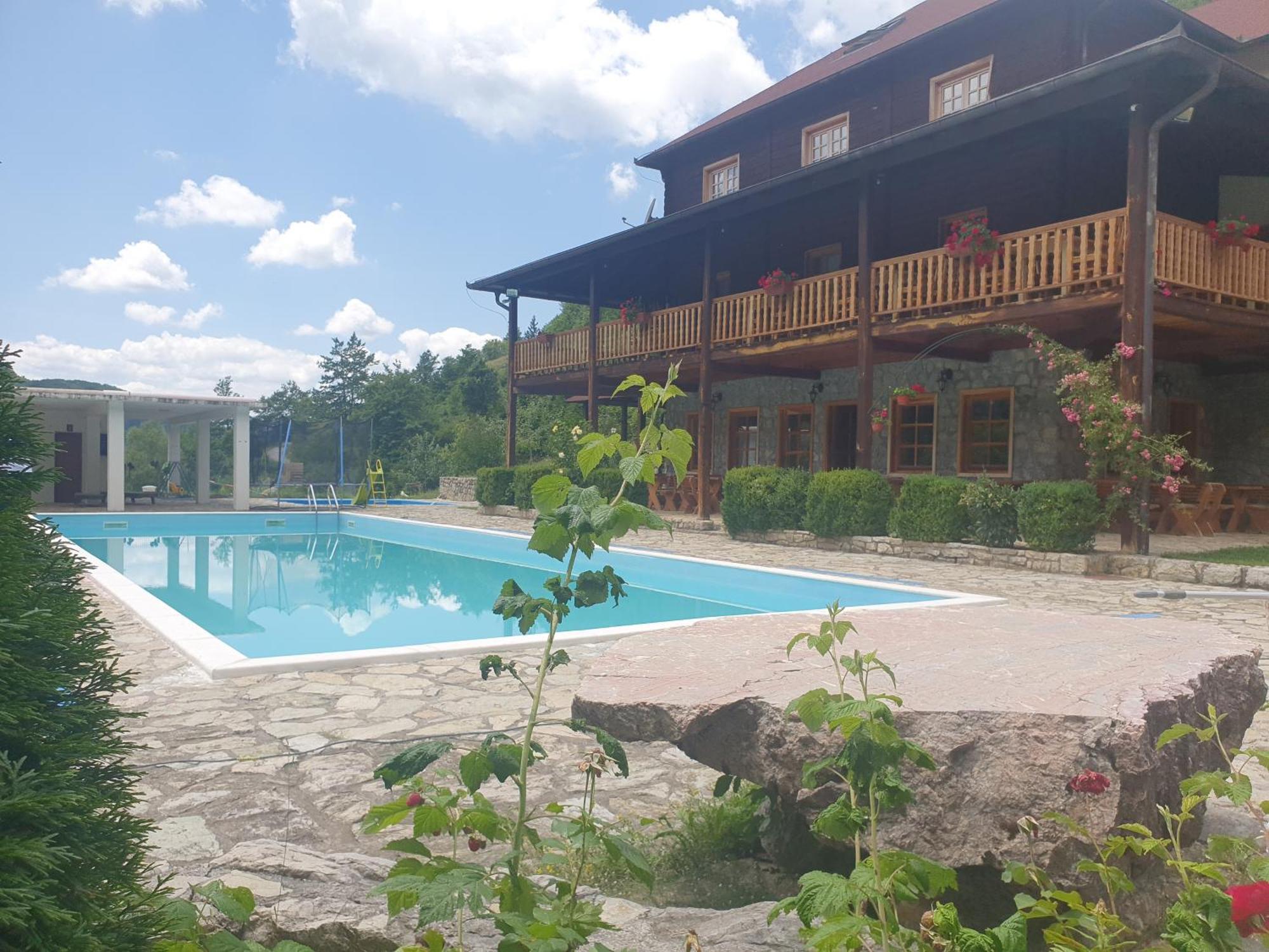 Etno Selo Vrelo & Camping Berane Exterior foto